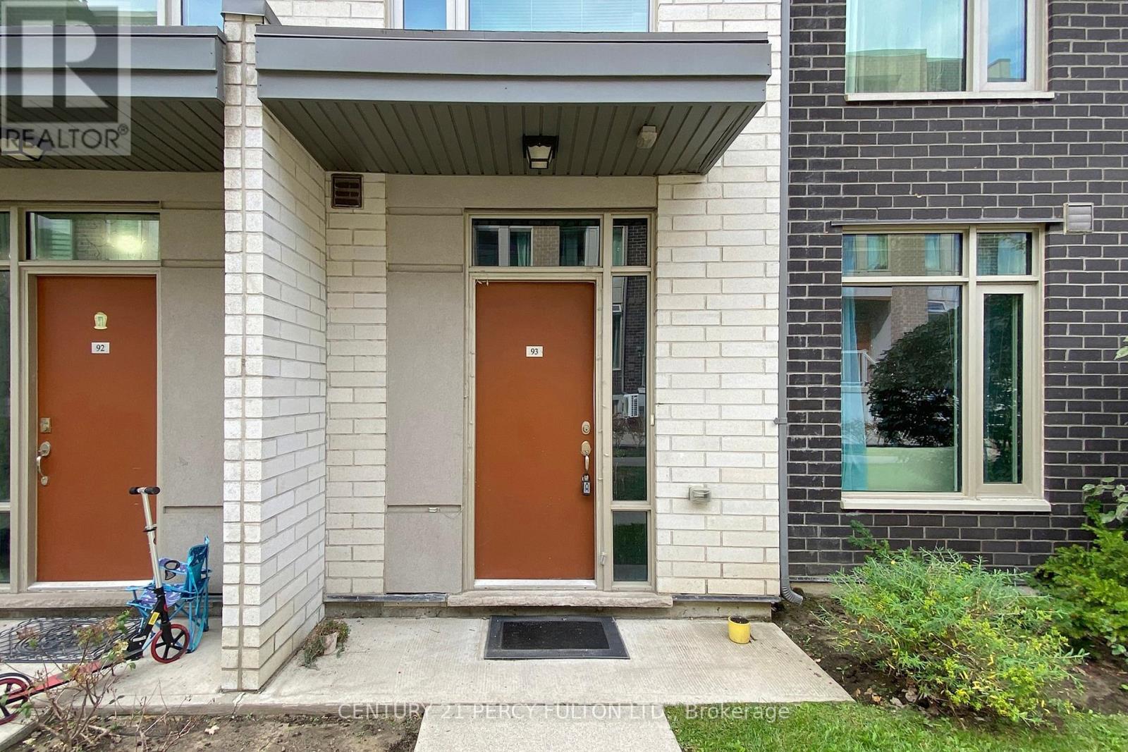 93 - 15 Applewood Lane, Toronto, Ontario  M9C 2Z7 - Photo 4 - W12431261