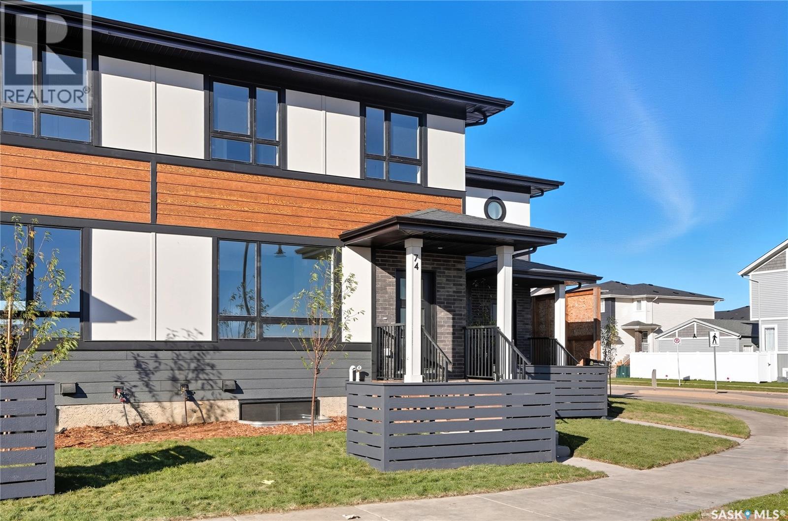 74 Taskamanwa Terrace, Saskatoon, Saskatchewan  S7V 1P6 - Photo 2 - SK996326