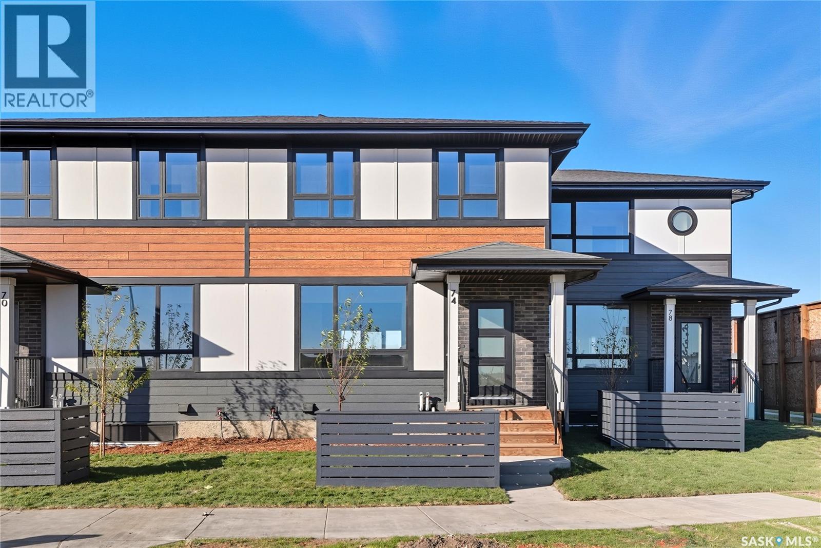 74 Taskamanwa Terrace, Saskatoon, Saskatchewan  S7V 1P6 - Photo 1 - SK996326