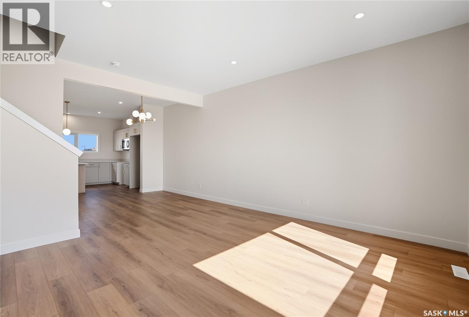 70 Taskamanwa Terrace, Saskatoon, Saskatchewan  S7V 1P6 - Photo 6 - SK012416