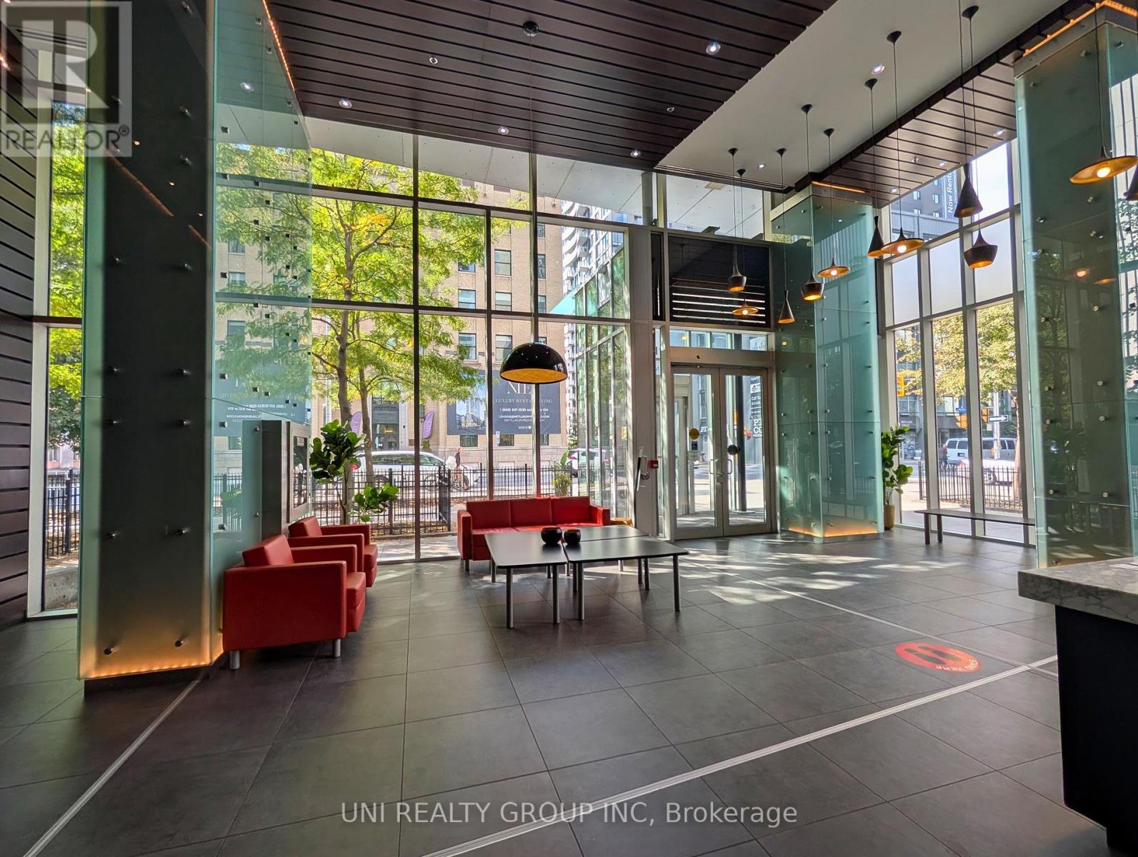 1008 - 179 Metcalfe Street, Ottawa, Ontario  K2P 1P7 - Photo 4 - X12431262