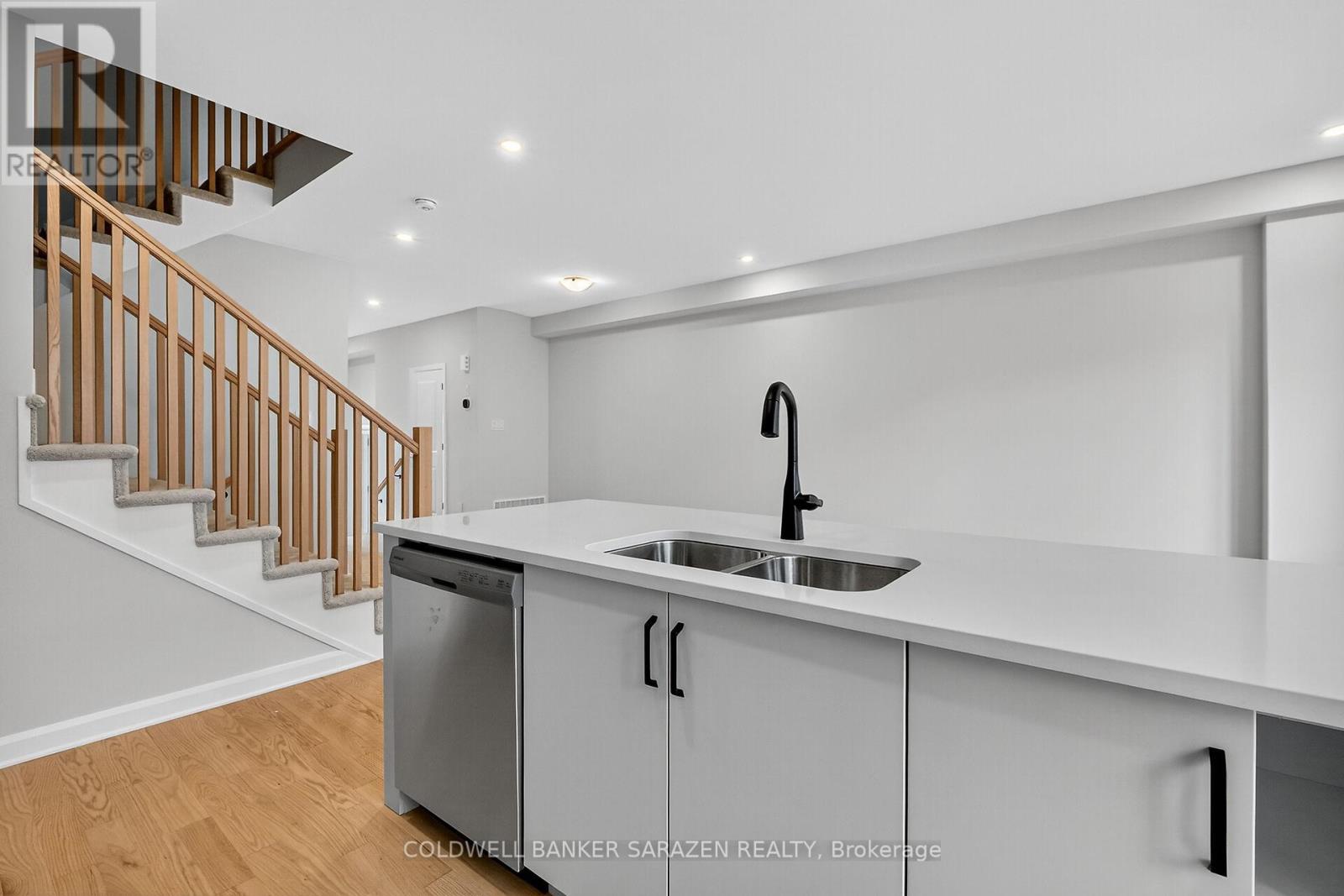 936 Eileen Vollick Crescent, Ottawa, Ontario  K2W 0M2 - Photo 16 - X12431264