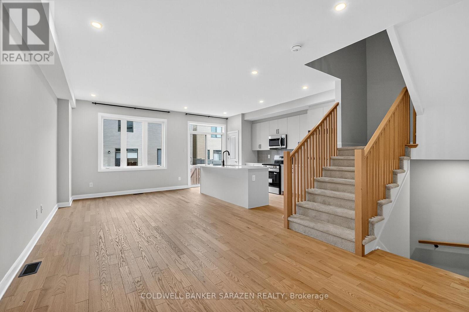 936 Eileen Vollick Crescent, Ottawa, Ontario  K2W 0M2 - Photo 5 - X12431264