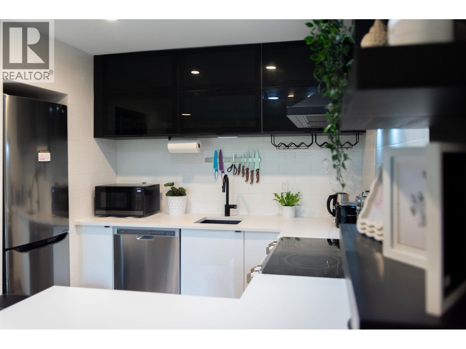 402 1718 Nelson Street, Vancouver, British Columbia  V6G 1M8 - Photo 4 - R3044768