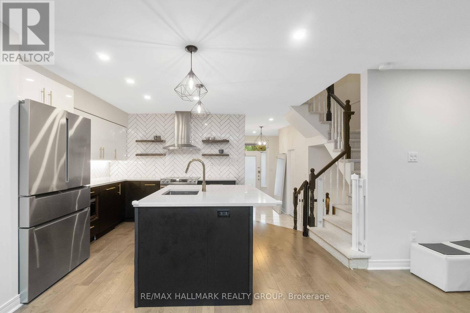 41 Kimberwick Crescent, Ottawa, Ontario  K1V 1K6 - Photo 6 - X12431266