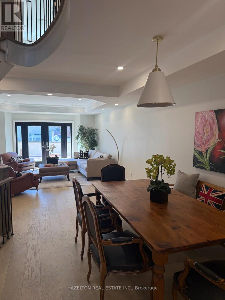 258 Spadina Road, Toronto, Ontario  M5R 2V1 - Photo 18 - C12210154