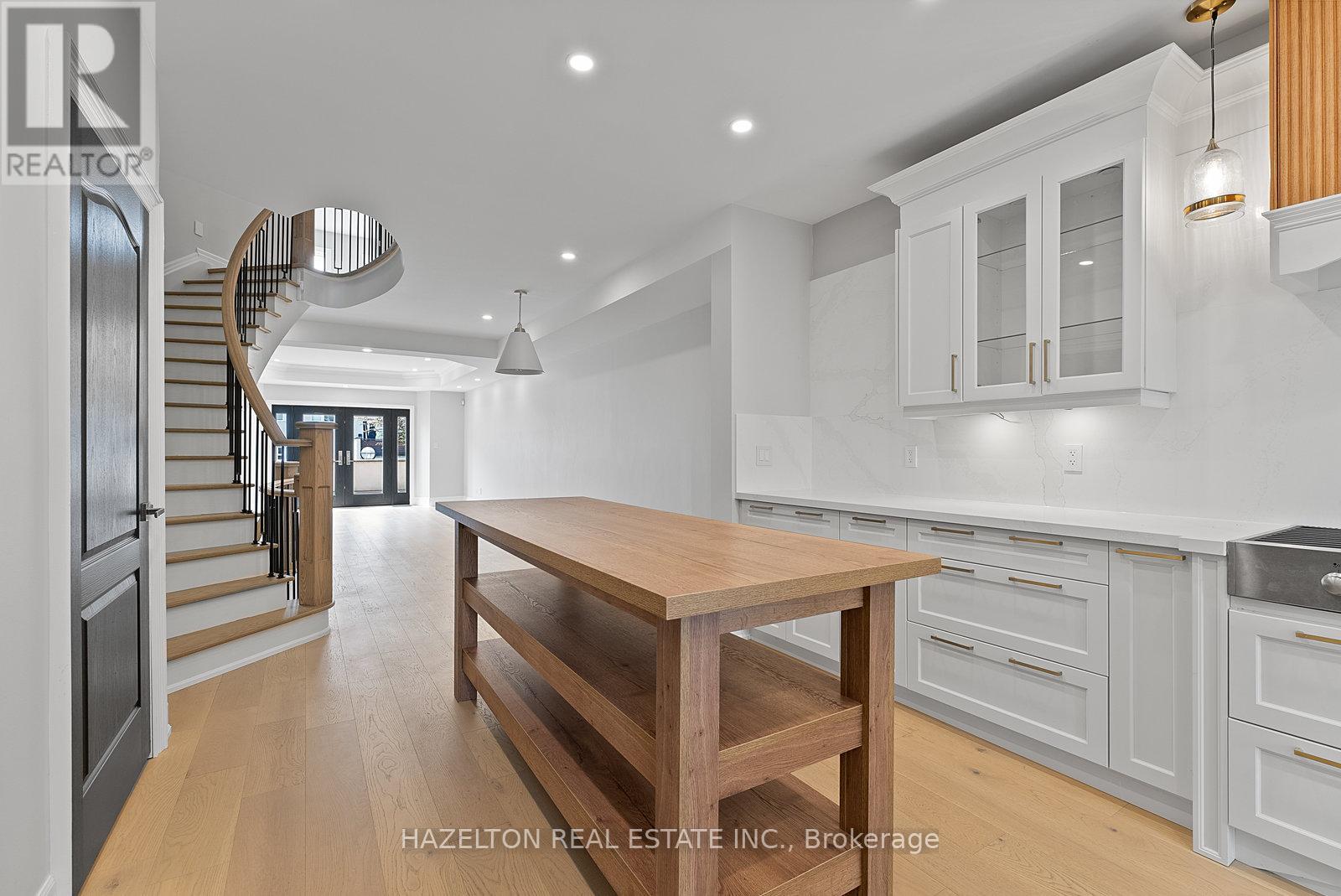 258 Spadina Road, Toronto (Casa Loma), Ontario  M5R 2V1 - Photo 6 - C12210154