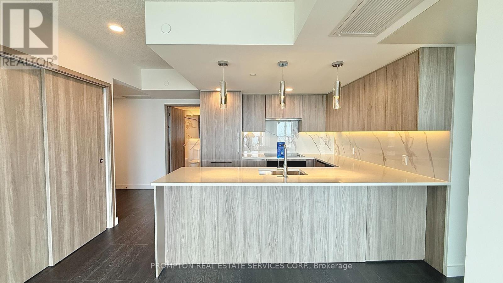 7507 - 3 Concord City Place Way, Toronto, Ontario  M5V 0X4 - Photo 10 - C12431273