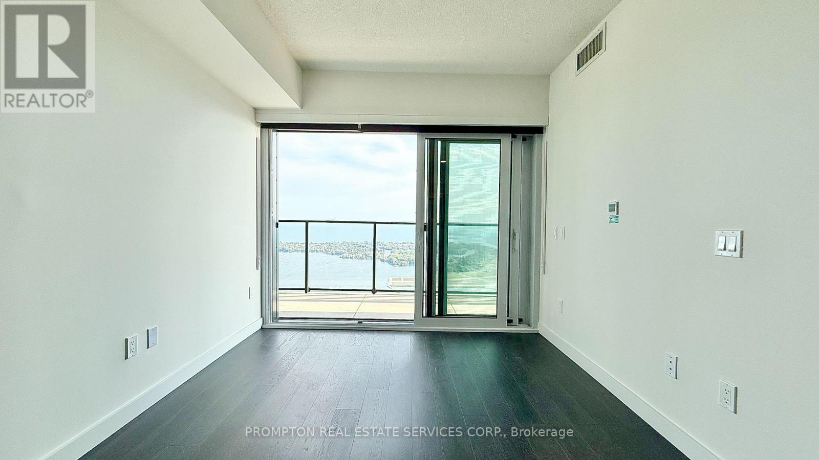 7507 - 3 Concord City Place Way, Toronto, Ontario  M5V 0X4 - Photo 12 - C12431273