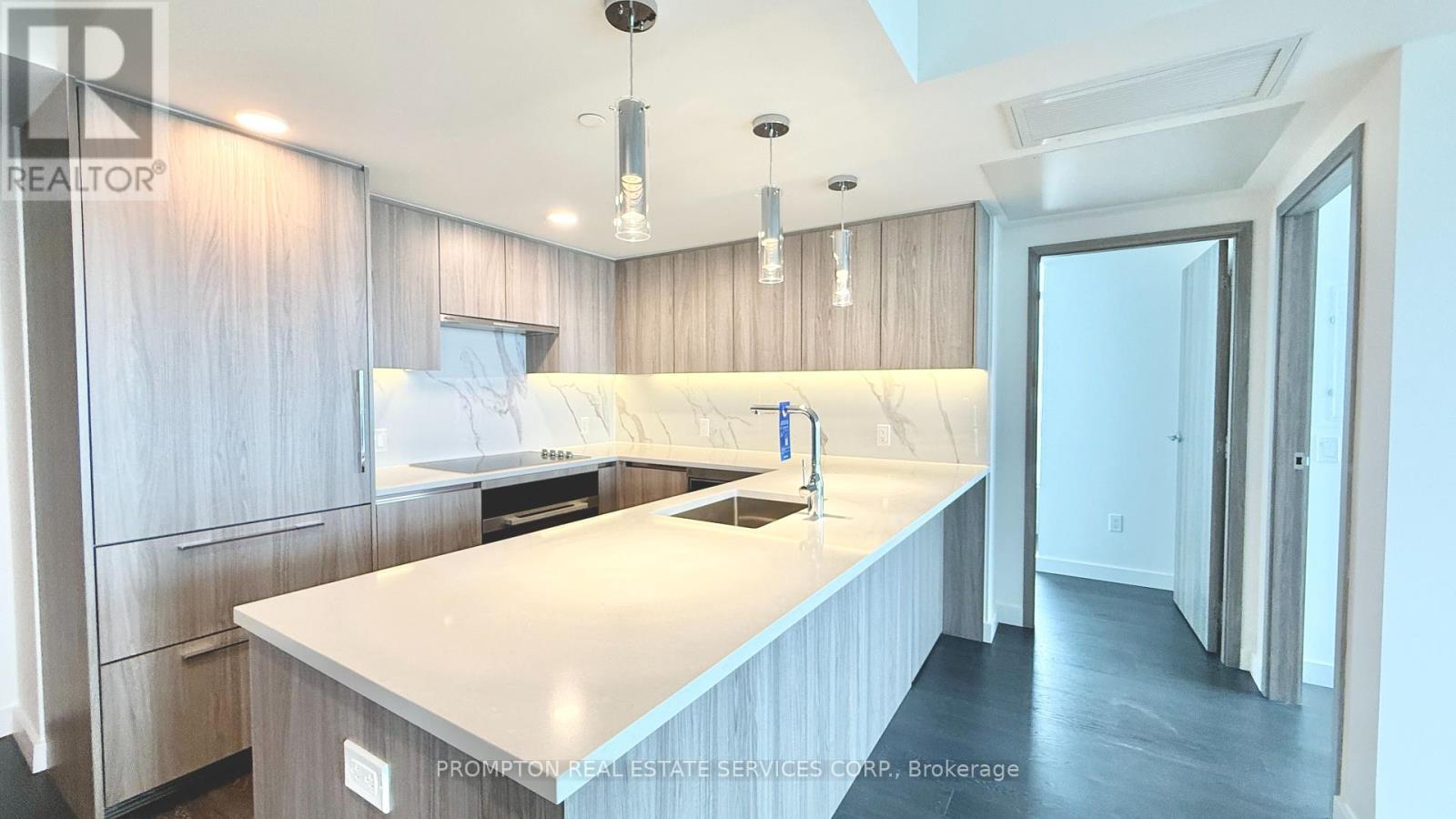 7507 - 3 Concord City Place Way, Toronto, Ontario  M5V 0X4 - Photo 2 - C12431273