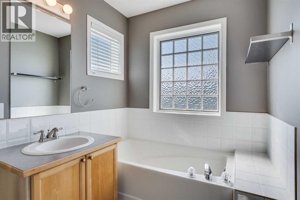 201 Crystalridge Rise, Okotoks, Alberta  T1S 1W6 - Photo 25 - A2256204