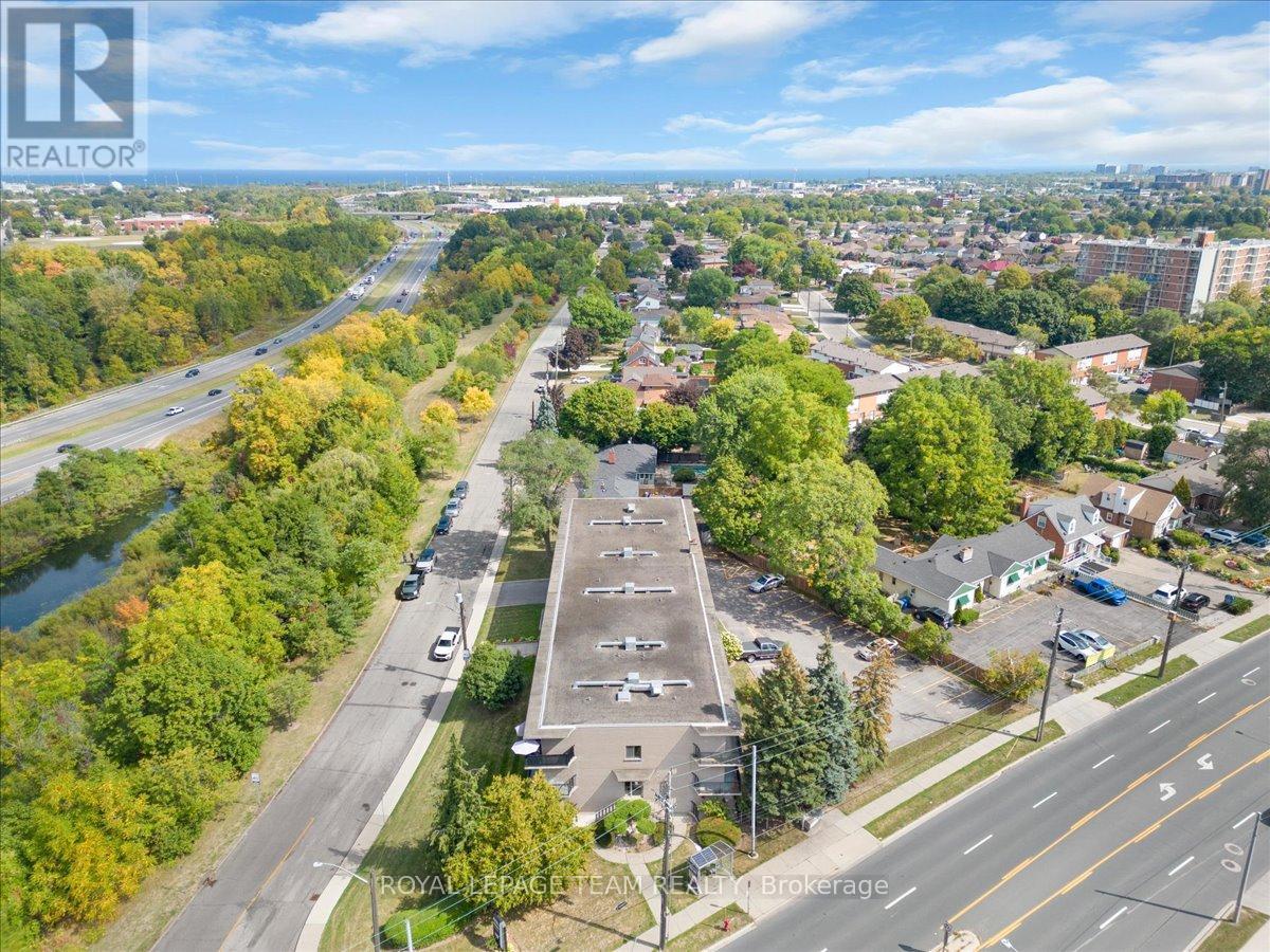 20 Pottruff Road N, Hamilton (Kentley), Ontario  L8H 2M1 - Photo 21 - X12431284