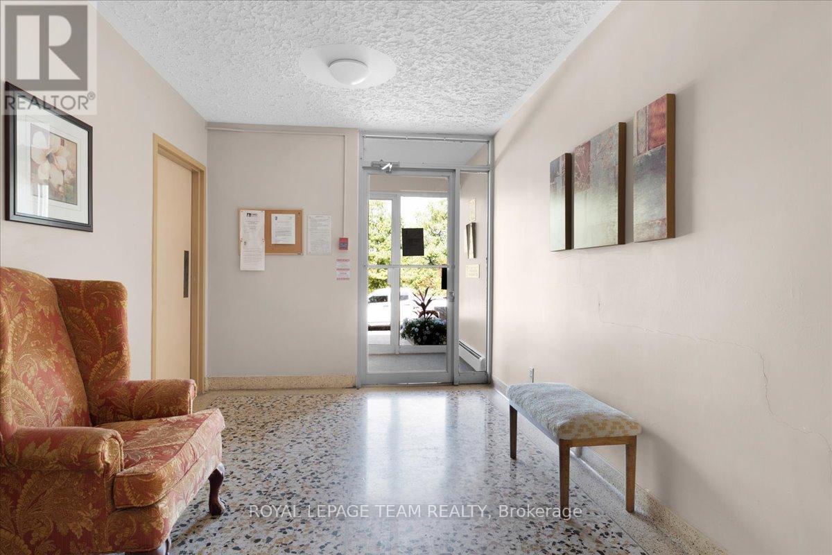 20 Pottruff Road N, Hamilton (Kentley), Ontario  L8H 2M1 - Photo 29 - X12431284