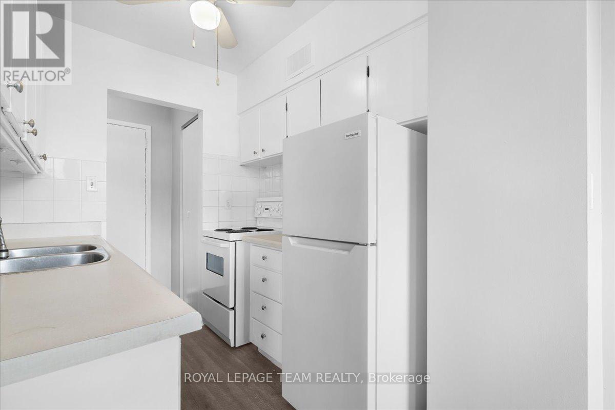 20 Pottruff Road N, Hamilton (Kentley), Ontario  L8H 2M1 - Photo 7 - X12431284