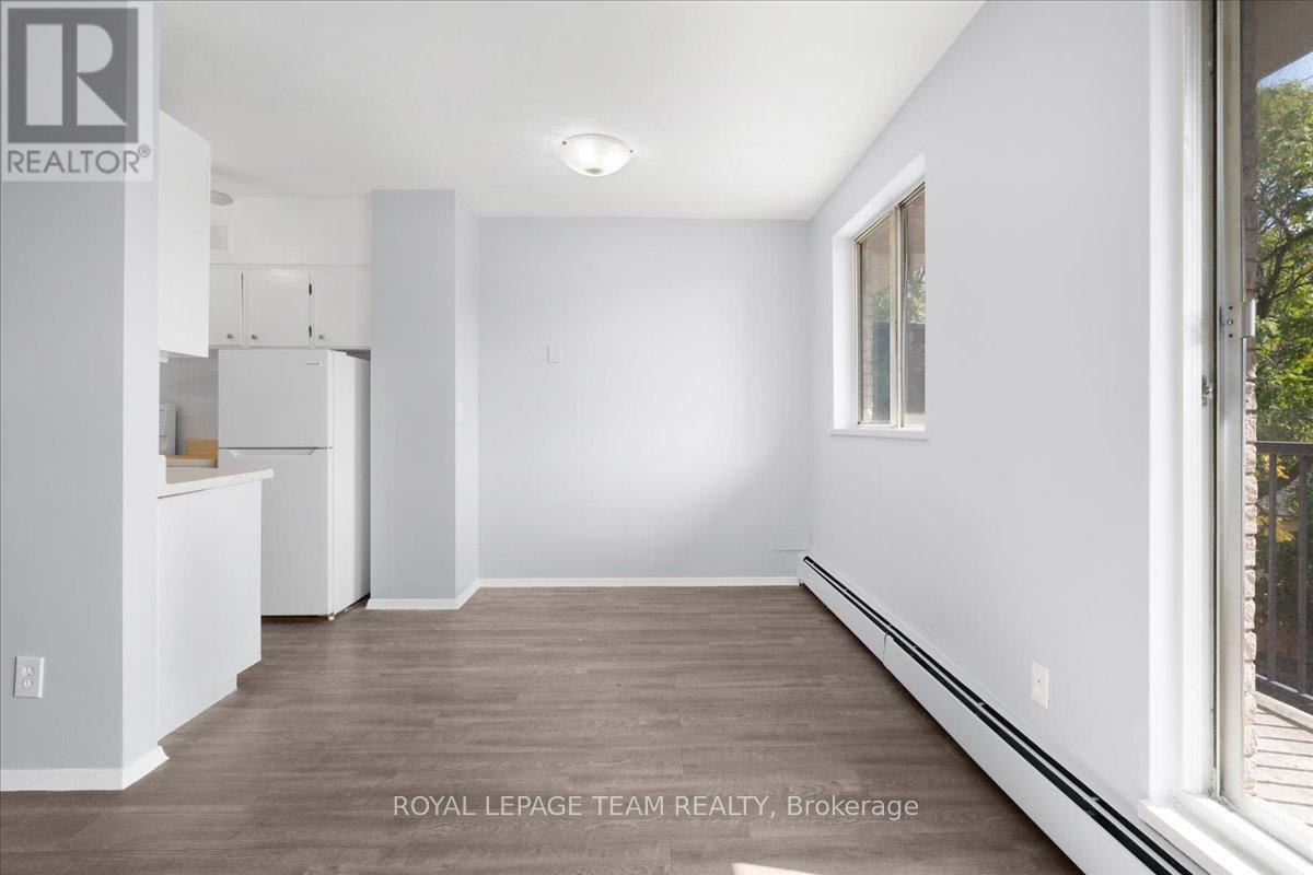 20 Pottruff Road N, Hamilton (Kentley), Ontario  L8H 2M1 - Photo 9 - X12431284