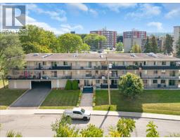20 Pottruff Road N, Hamilton (Kentley), Ca