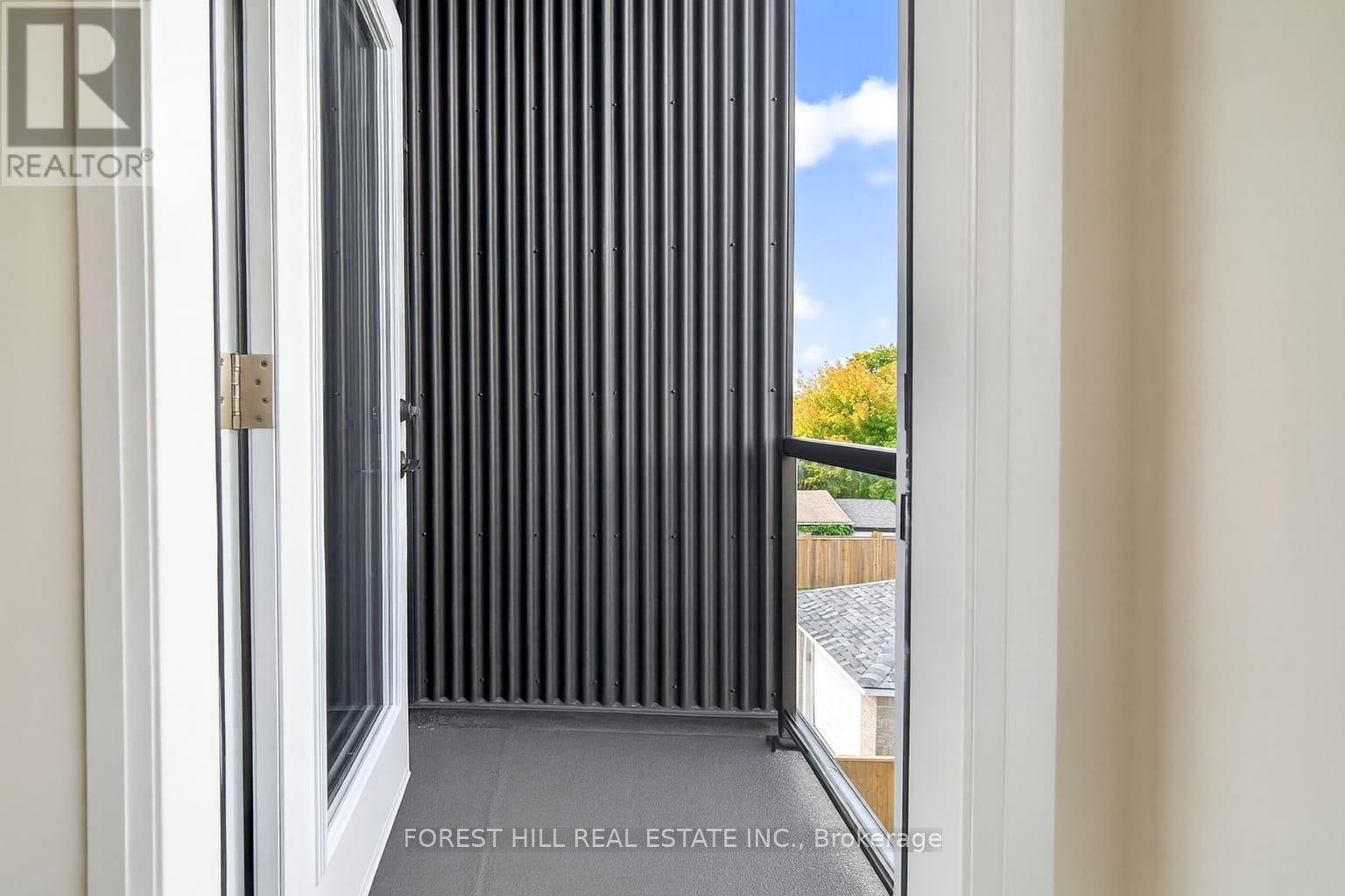 A - 31 Harrow Drive, Toronto, Ontario  M6M 2X4 - Photo 31 - W12406430