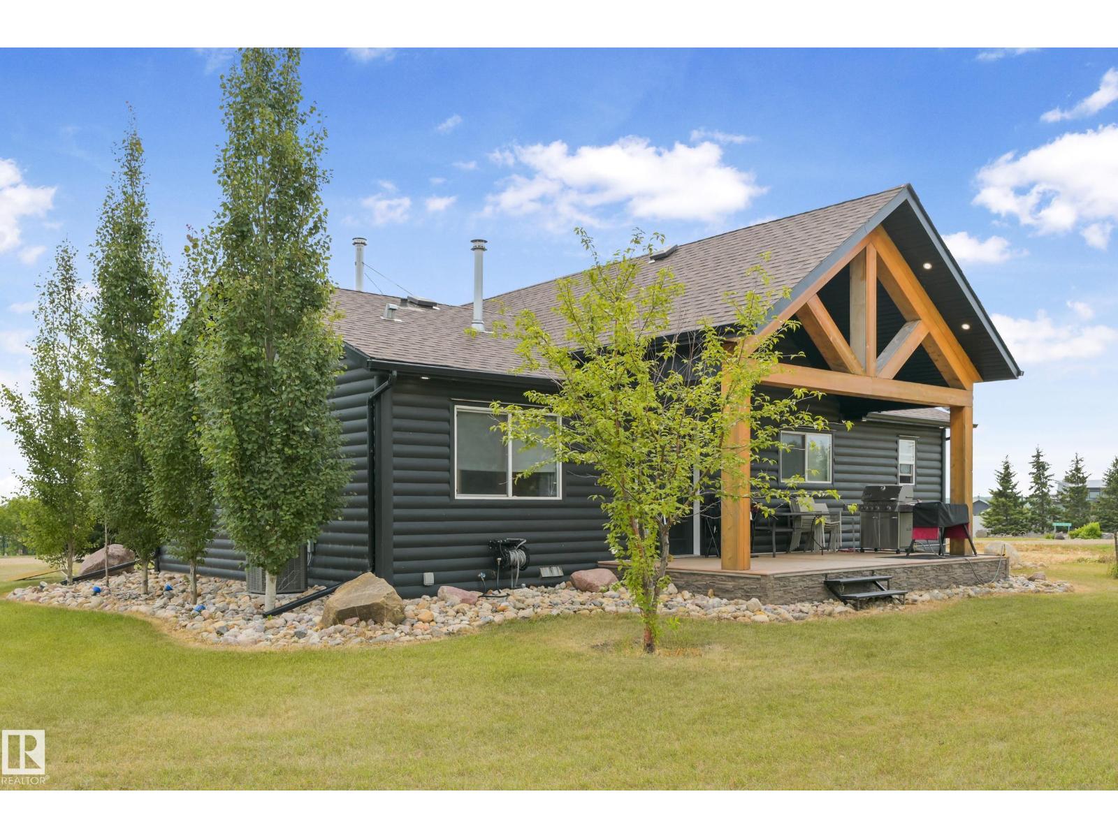 118 562115 RR 114, Rural Two Hills County, Alberta