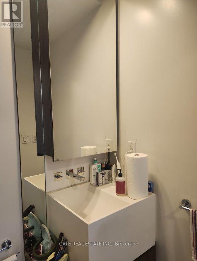 2205 - 1 Bloor Street, Toronto, Ontario  M4W 1A9 - Photo 10 - C12431280