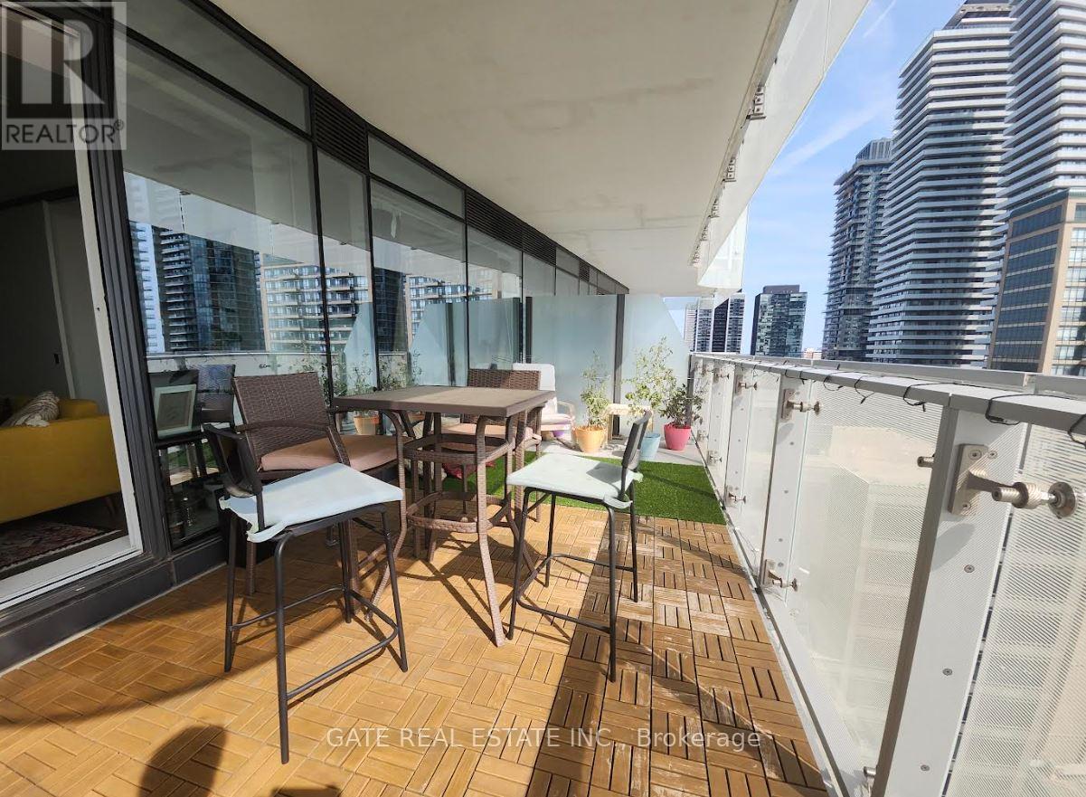2205 - 1 Bloor Street, Toronto, Ontario  M4W 1A9 - Photo 12 - C12431280