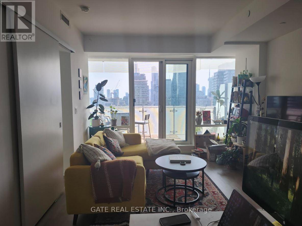 2205 - 1 Bloor Street, Toronto, Ontario  M4W 1A9 - Photo 3 - C12431280