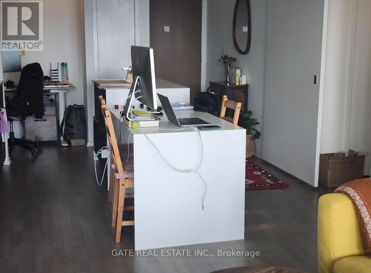 2205 - 1 Bloor Street, Toronto, Ontario  M4W 1A9 - Photo 5 - C12431280