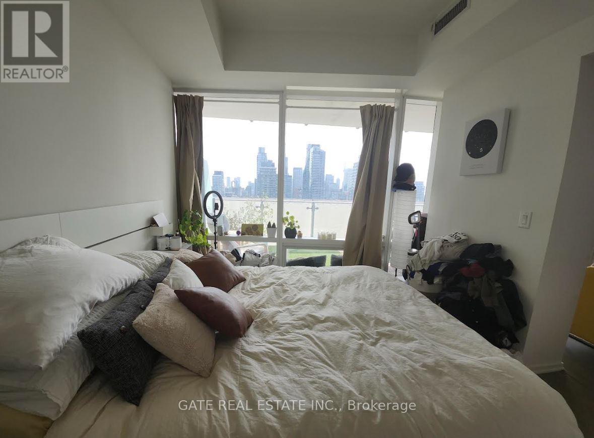 2205 - 1 Bloor Street, Toronto, Ontario  M4W 1A9 - Photo 8 - C12431280