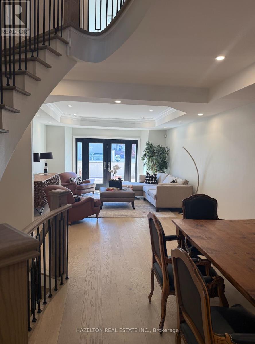 258 Spadina Road, Toronto, Ontario  M5R 2V1 - Photo 17 - C12210154