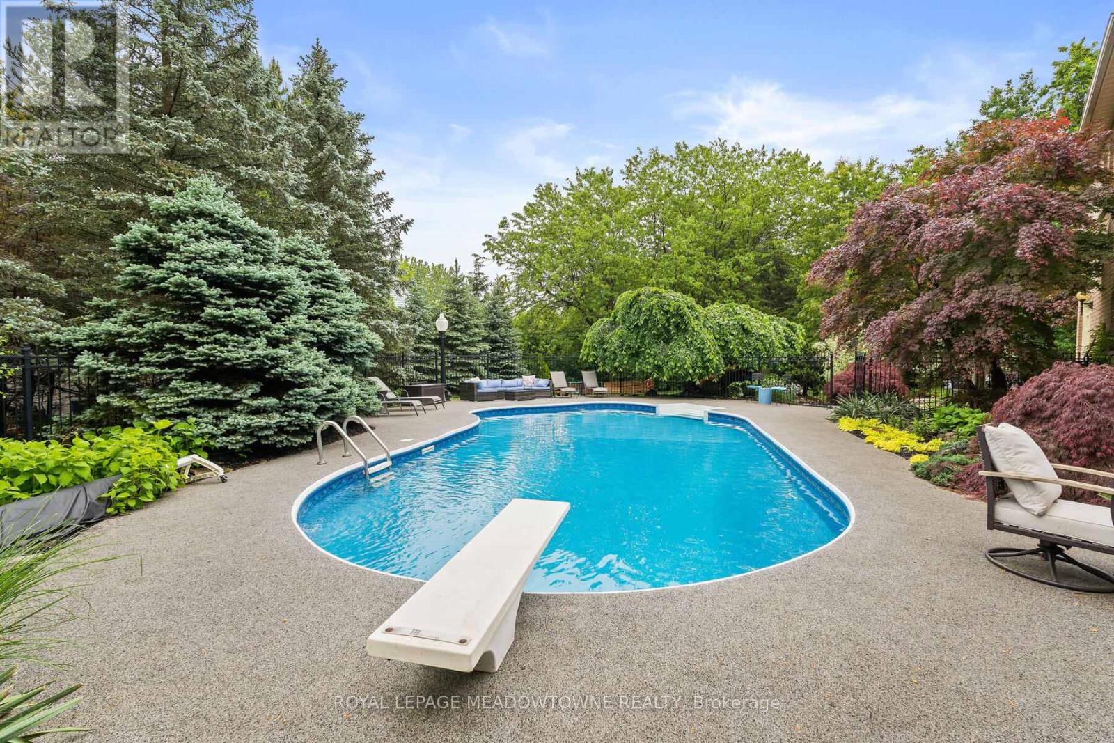 3 Thomas Court, Halton Hills, Ontario  L7G 5G7 - Photo 44 - W12360964