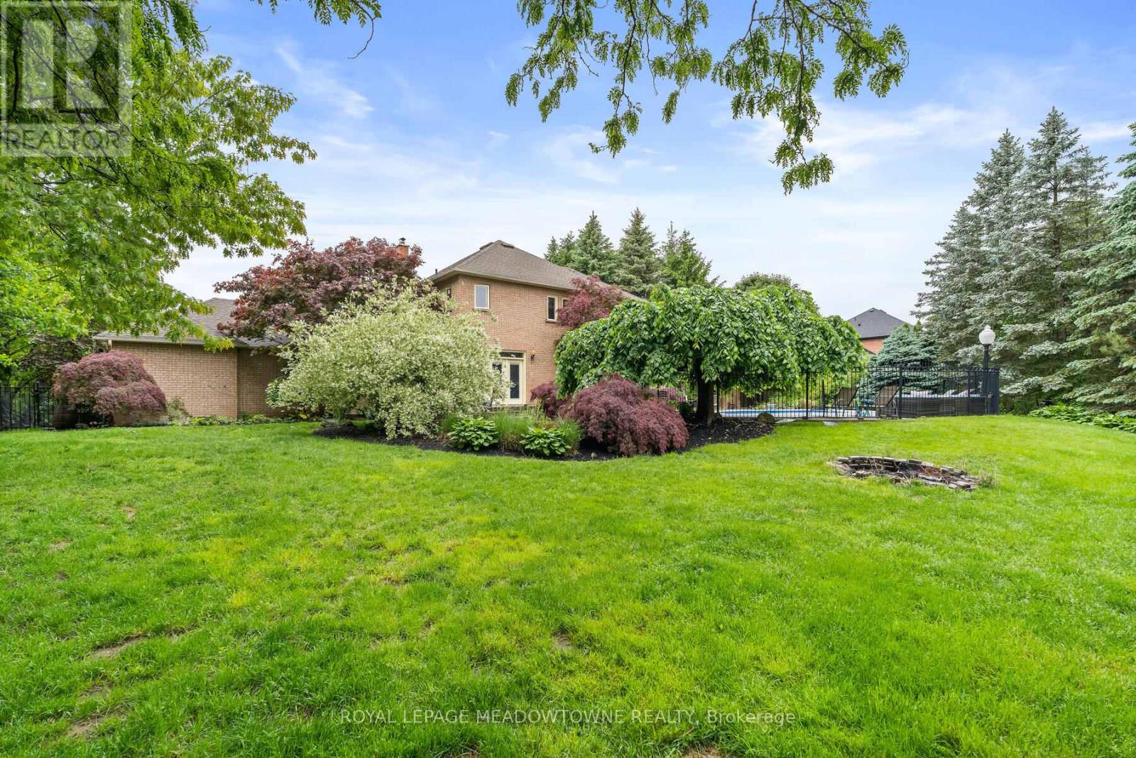 3 Thomas Court, Halton Hills, Ontario  L7G 5G7 - Photo 48 - W12360964