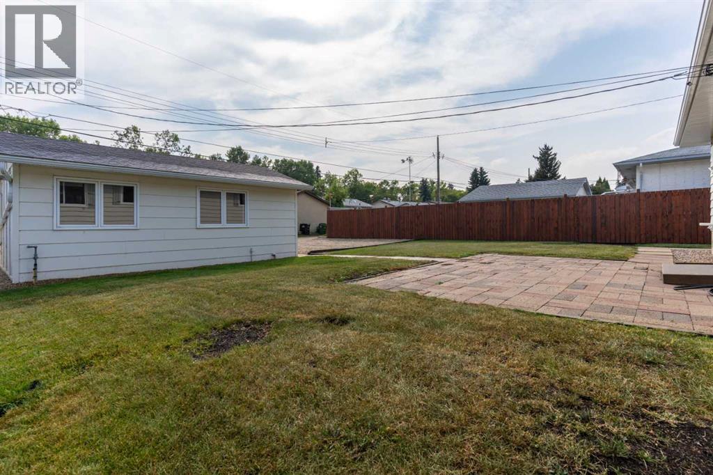 6213 45 Avenue, Camrose, Alberta  T4V 1E8 - Photo 5 - A2256488