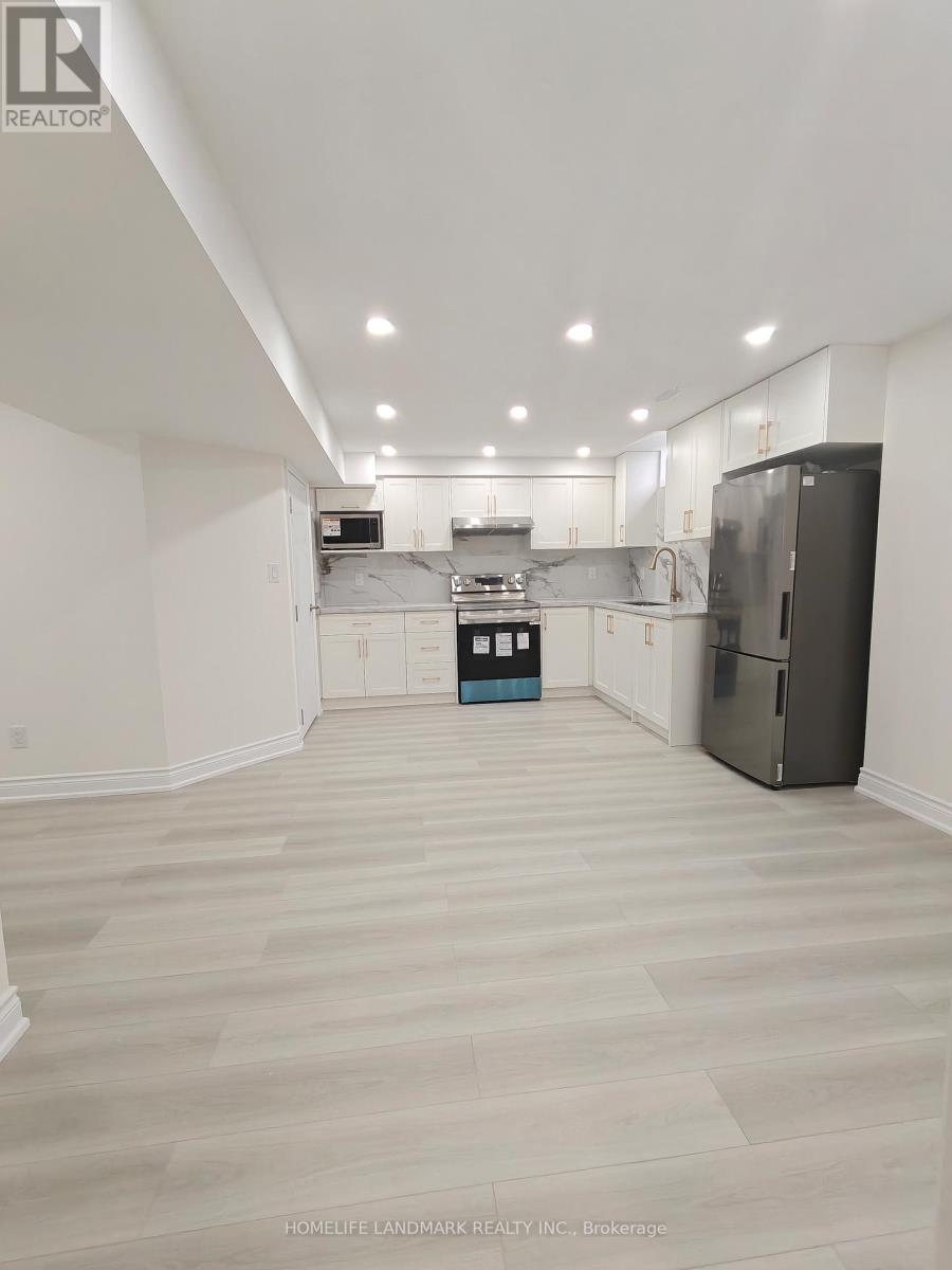 252 Borealis Avenue, Aurora, Ontario  L4G 7V9 - Photo 3 - N12431285