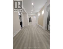 252 BOREALIS AVENUE, Aurora, Ontario
