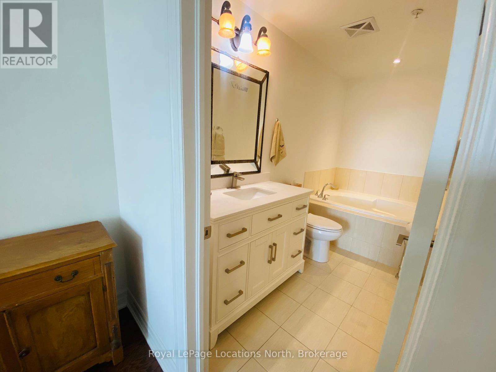 109 - 1 Shipyard Lane, Collingwood, Ontario  L9Y 0W2 - Photo 8 - S12431295