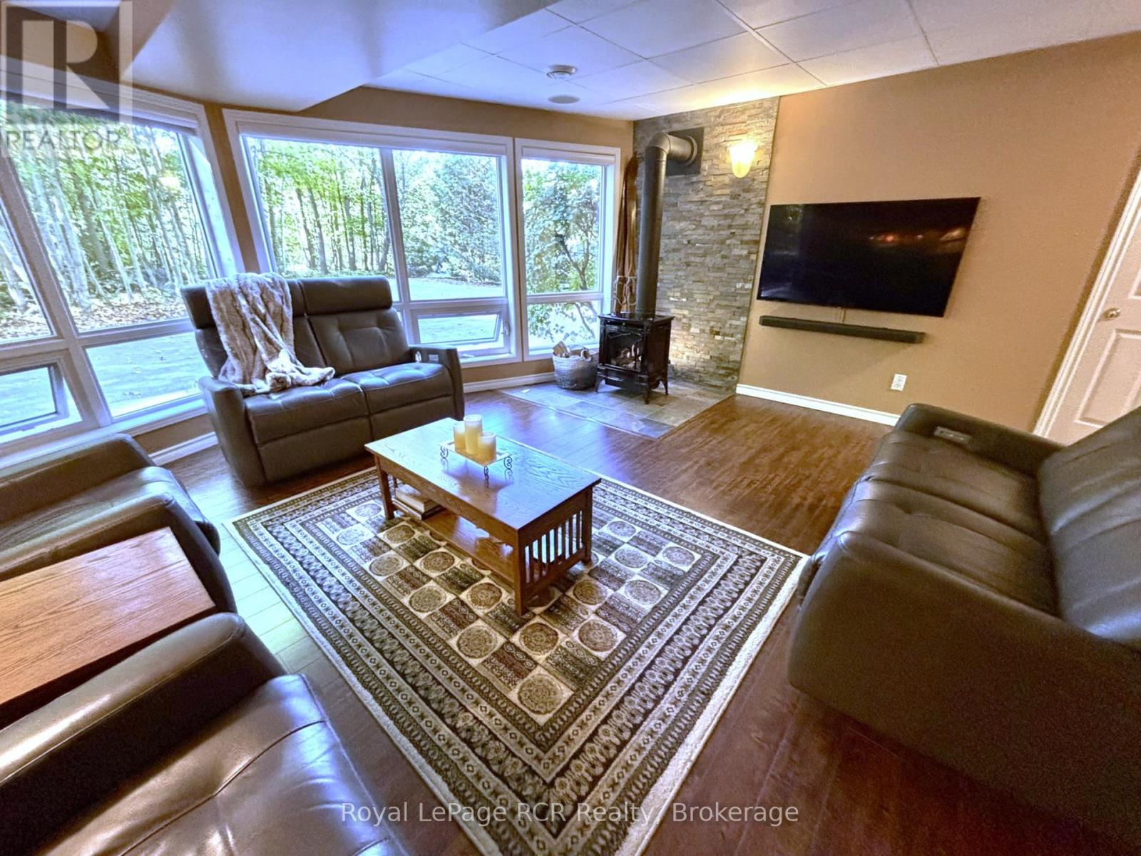 758341 Girl Guide Road, Georgian Bluffs, Ontario  N4K 5N7 - Photo 9 - X12431293