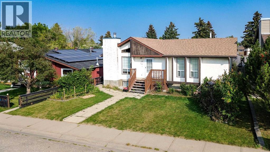 5723 55 Street, Rocky Mountain House, Alberta  T4T 1J7 - Photo 2 - A2255190