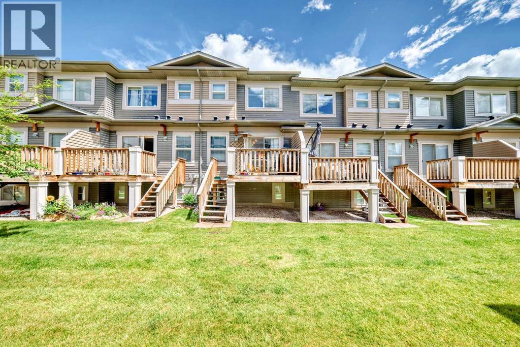 528 Sage Hill Grove Nw, Calgary, Alberta  T3R 0Z8 - Photo 2 - A2235163