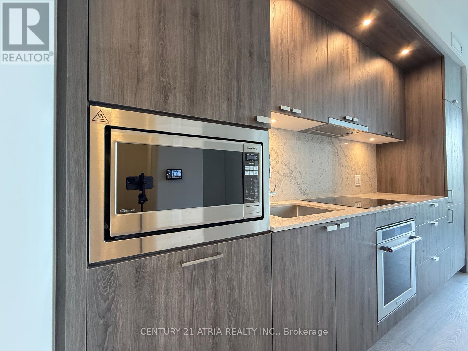 313 - 259 The Kingsway, Toronto, Ontario  M9A 3T6 - Photo 3 - W12431009