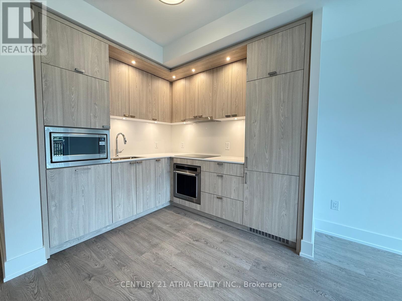 Mz04 - 259 The Kingsway, Toronto, Ontario  M9A 0G2 - Photo 2 - W12430399
