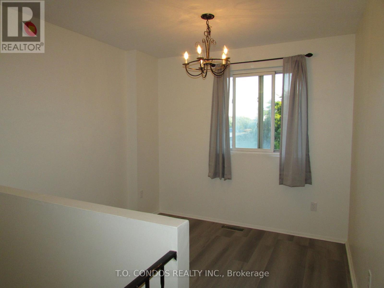 213 - 2001 Bonnymede Drive, Mississauga, Ontario  L5J 4H8 - Photo 16 - W12431288