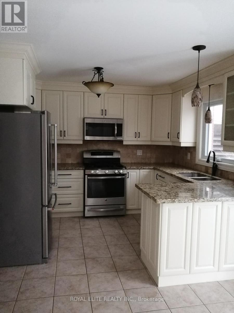 311 Stanley Street, Barrie, Ontario  L4M 6X7 - Photo 2 - S12430905