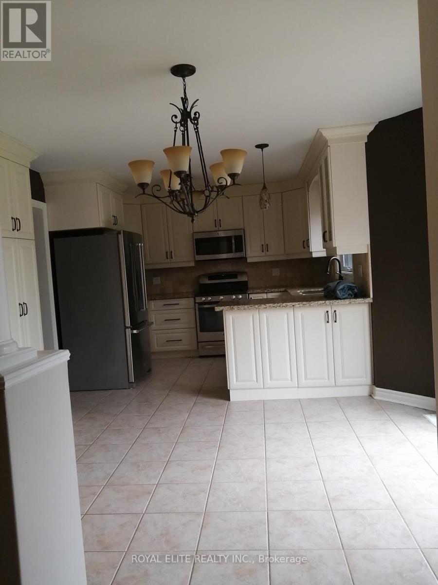 311 Stanley Street, Barrie, Ontario  L4M 6X7 - Photo 3 - S12430905