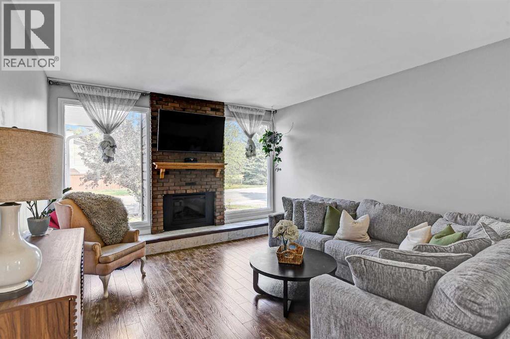 Property at 9717 73 Avenue image 2