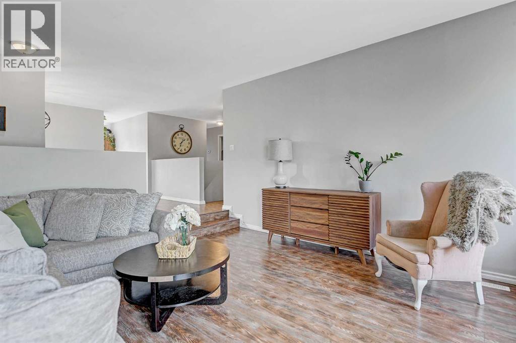 Property at 9717 73 Avenue image 3