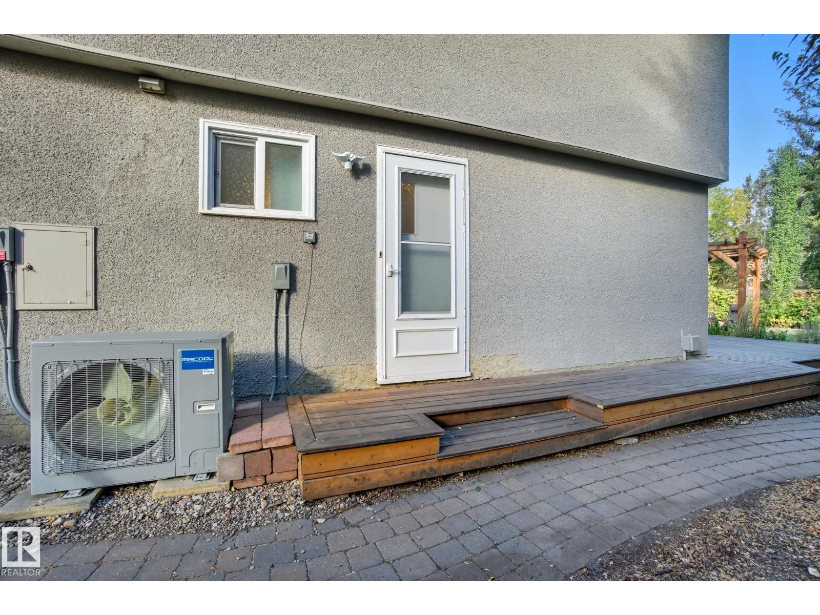12436 Lansdowne Dr Nw, Edmonton, Alberta  T6H 4L5 - Photo 49 - E4459915