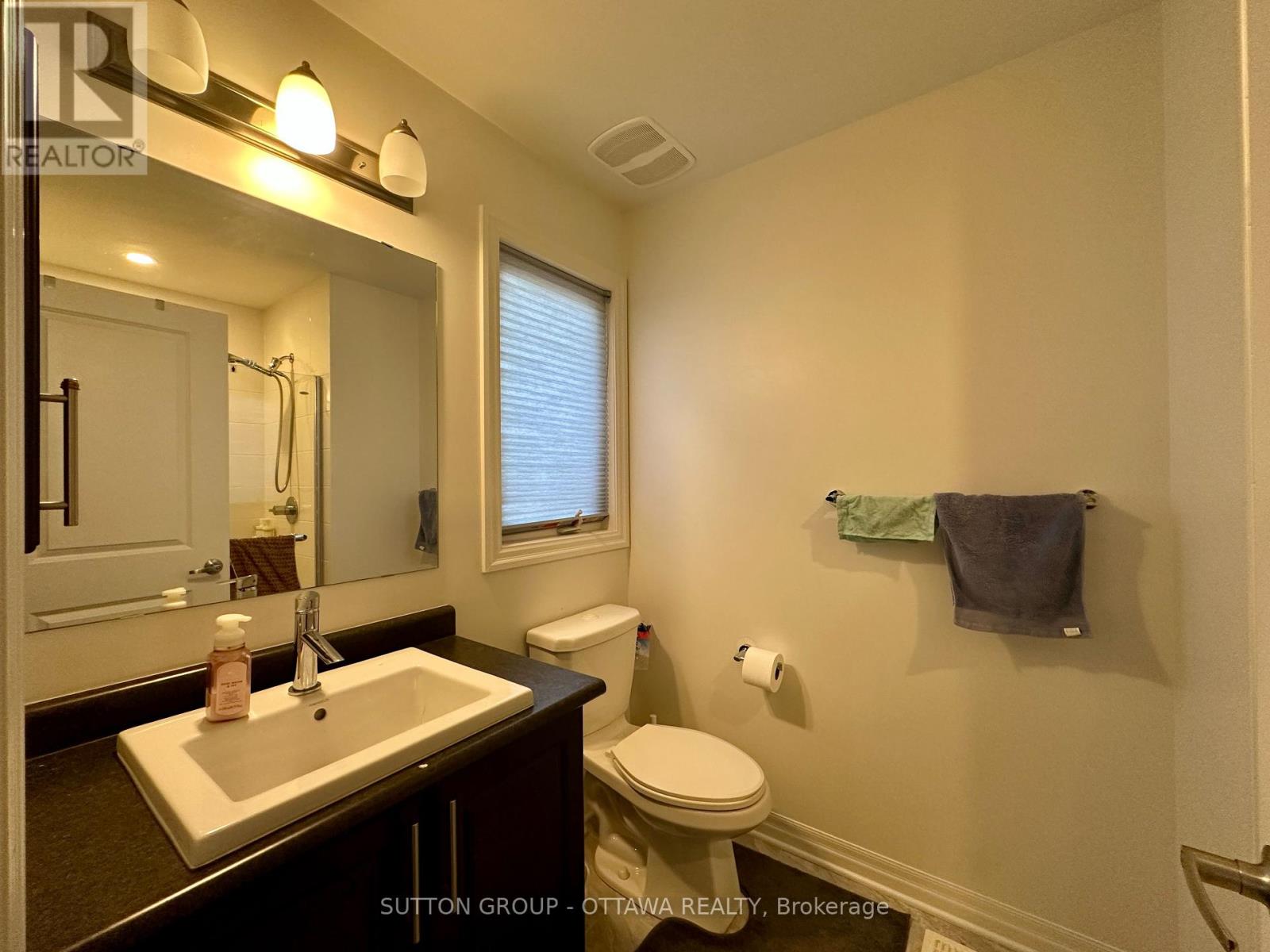 118 Overberg Way, Ottawa, Ontario  K2S 0V9 - Photo 17 - X12431317