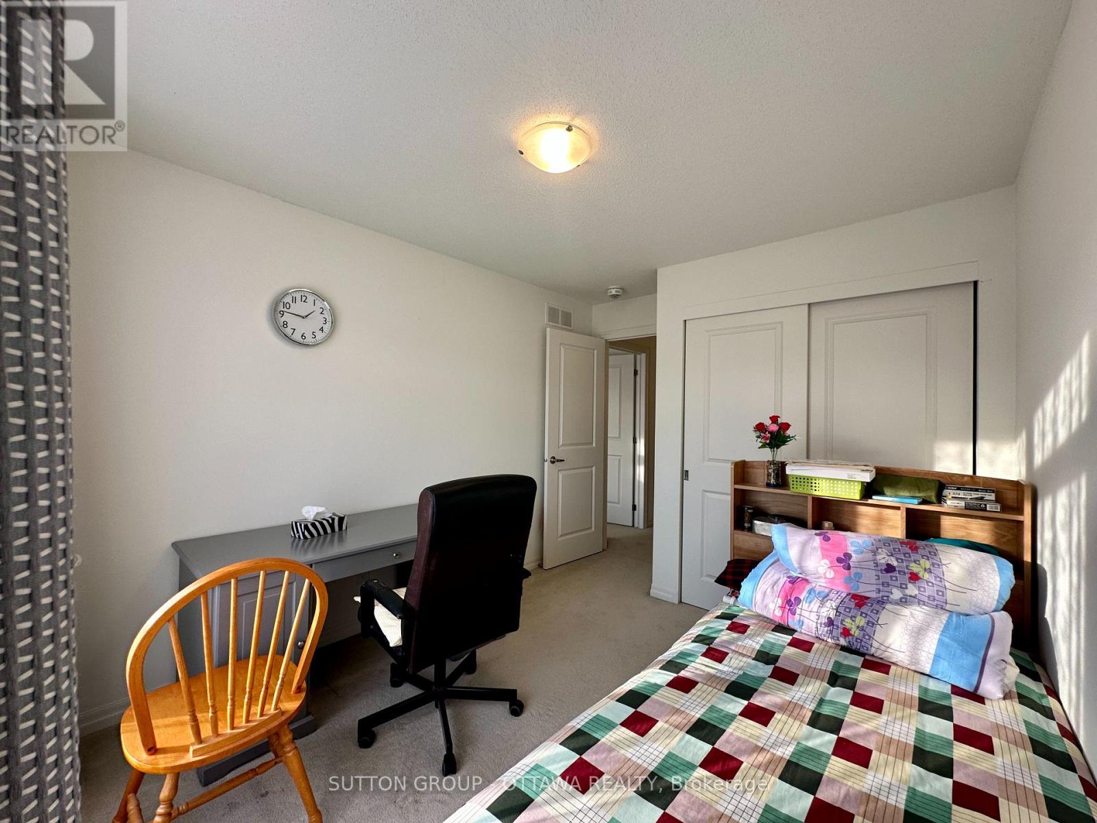 118 Overberg Way, Ottawa, Ontario  K2S 0V9 - Photo 18 - X12431317