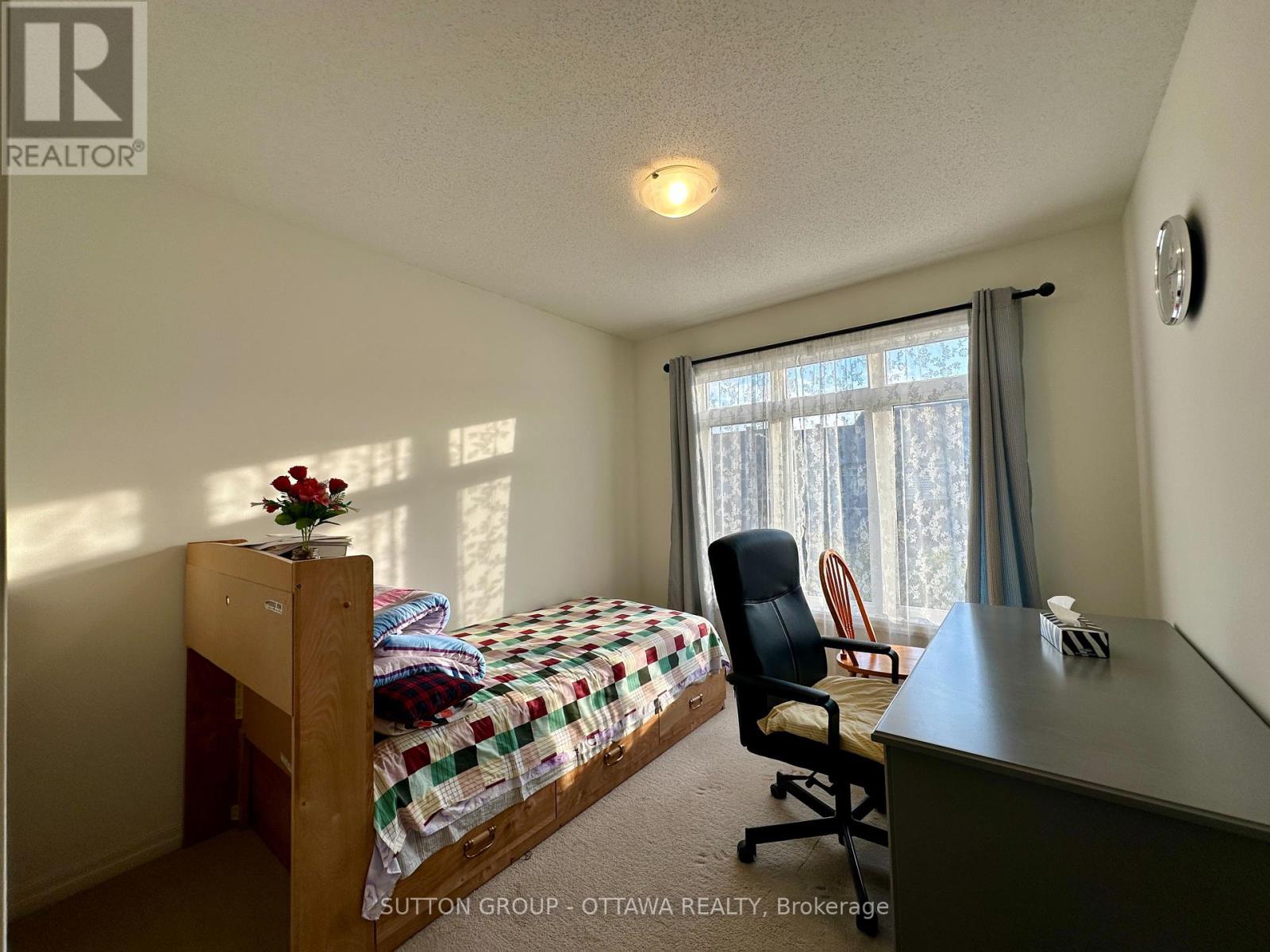 118 Overberg Way, Ottawa, Ontario  K2S 0V9 - Photo 19 - X12431317