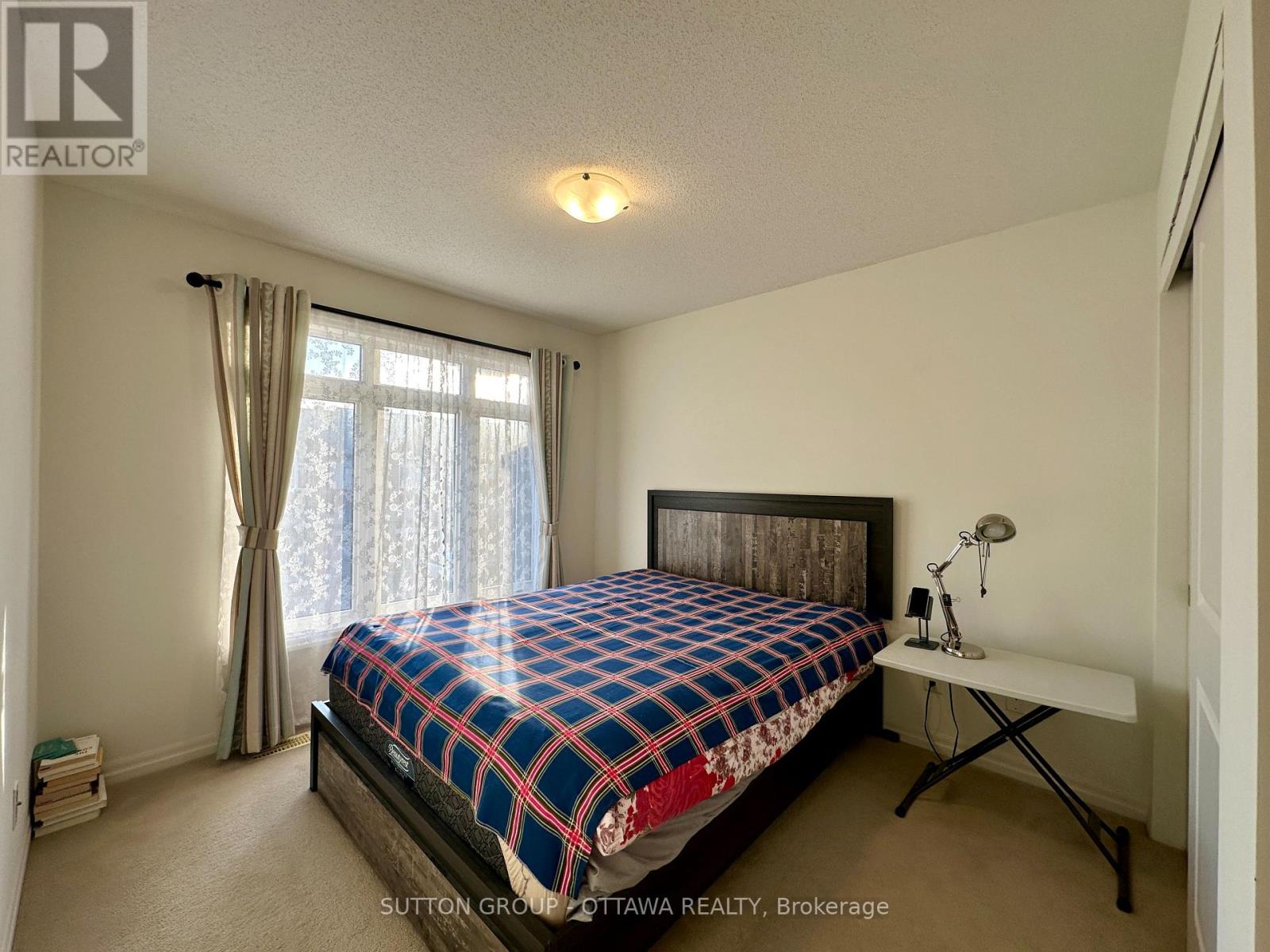 118 Overberg Way, Ottawa, Ontario  K2S 0V9 - Photo 20 - X12431317