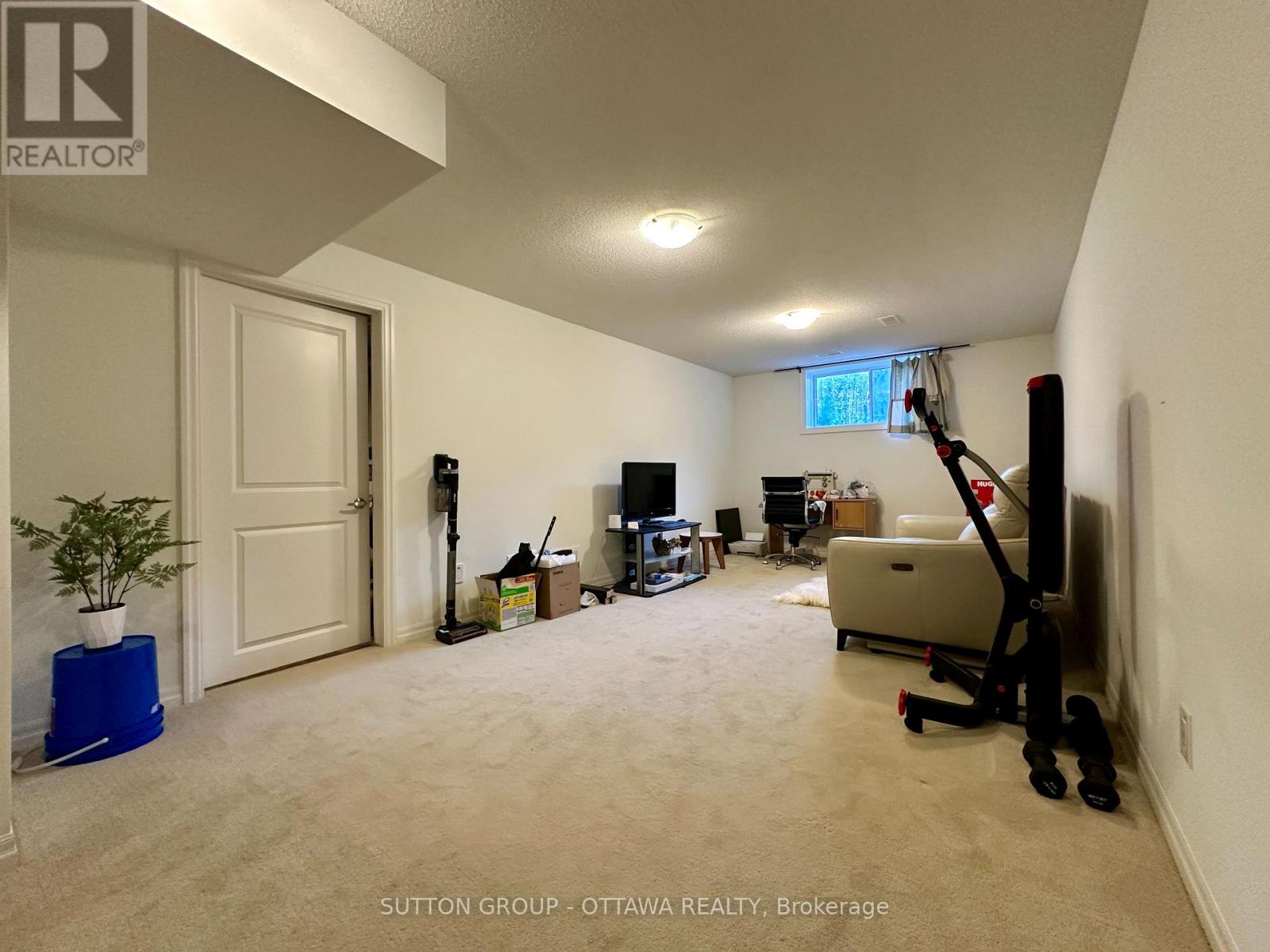 118 Overberg Way, Ottawa, Ontario  K2S 0V9 - Photo 23 - X12431317